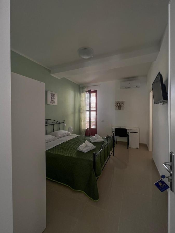 B&B Marco Polo 泰拉西尼 外观 照片